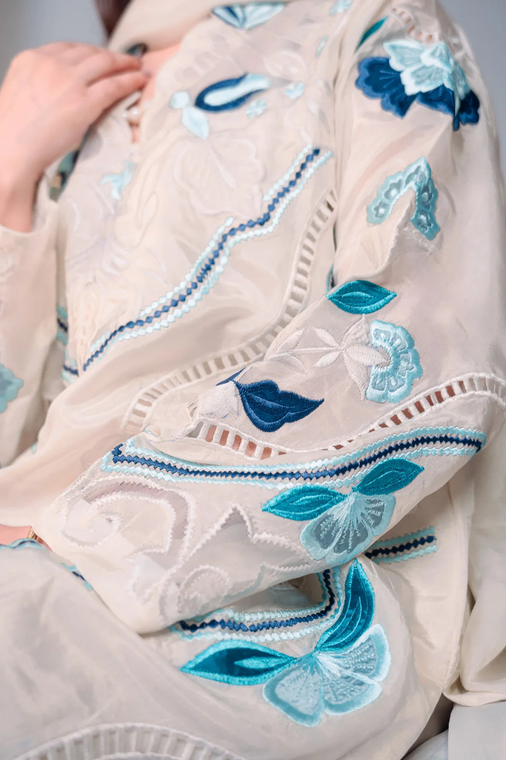 3 Piece Stiched White Silk Suit (Pret)