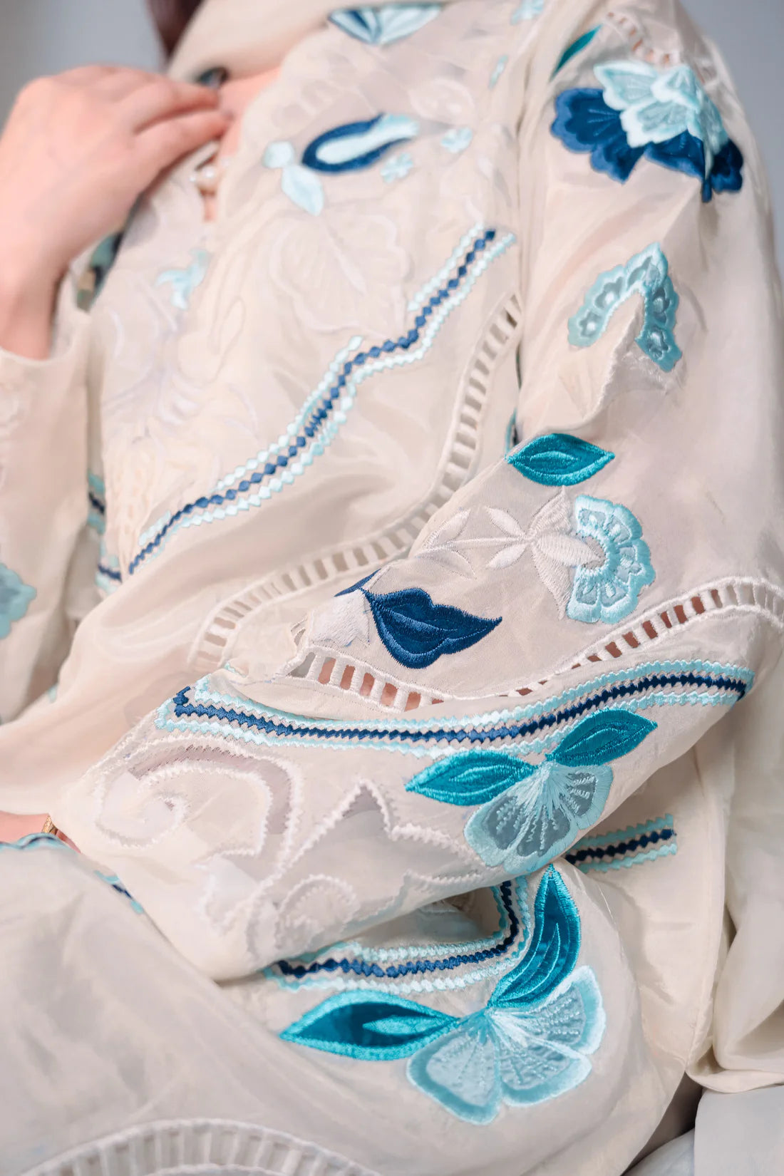 3 Piece Stiched White Silk Suit (Pret)