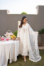 3 Piece Stiched White Sheesha Silk Suit (Pret)